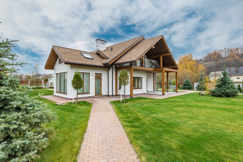 7 Tips for Selling Your Home During the Summer Months
