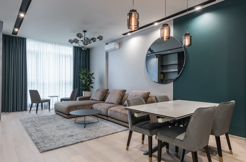 How to Use Mirrors to Enhance Your Home Decor