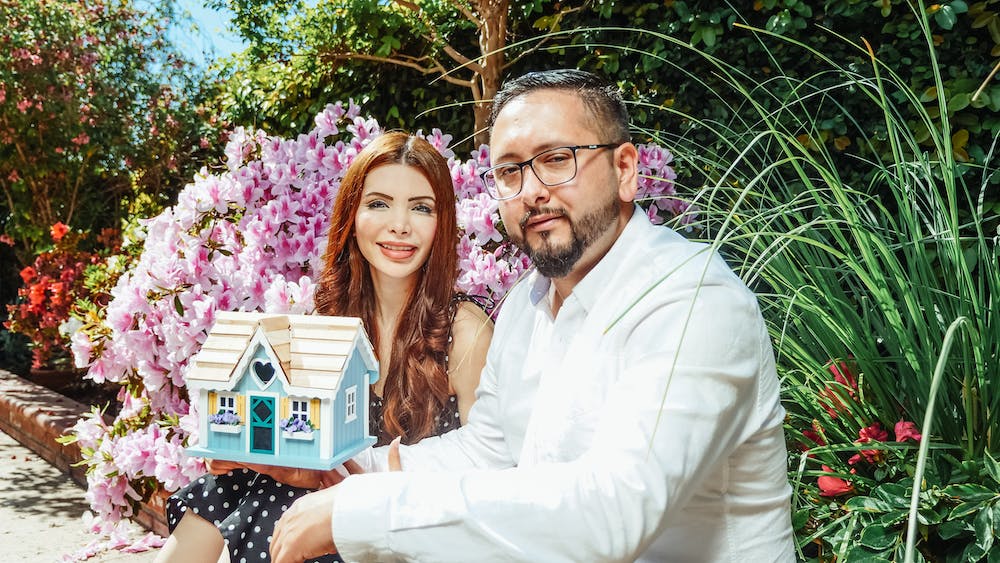 The Pros and Cons of Buying a Home with a Homeowners Association