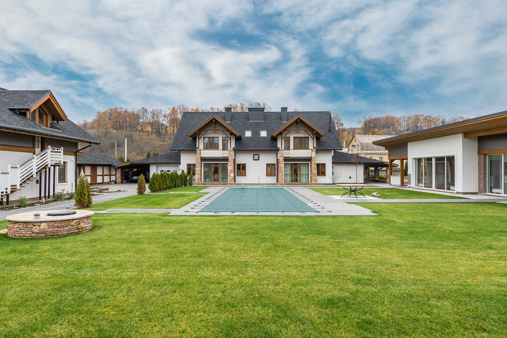 The Benefits of Buying a Home with a Large