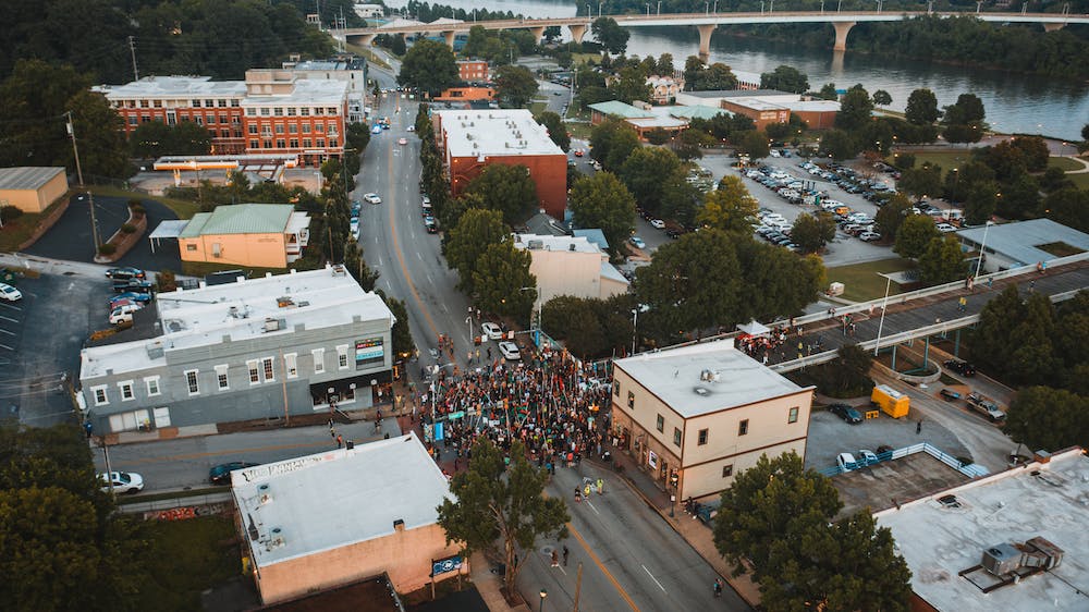 How to Find the Right Neighborhood for Your Family