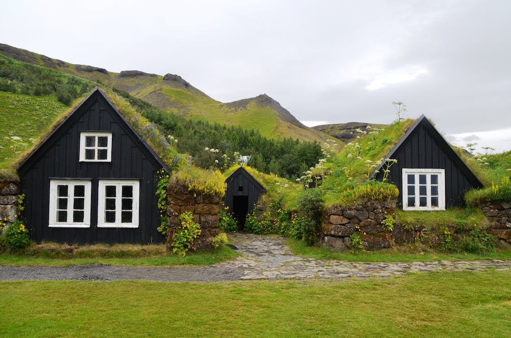 7 Tips for Selling Your Home During the Summer Months
