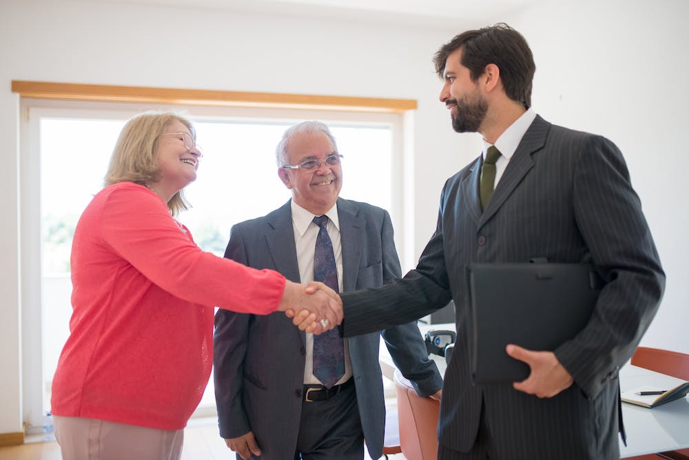 How to Choose the Right Real Estate Agent to Sell Your Home
